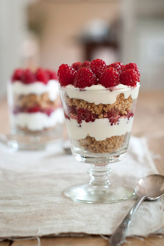 raspberry breakfast parfaits & healthy breakfast ideas