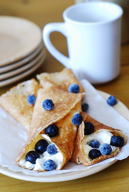 Sweet Crepe Recipes : crepes with ricotta cheese and blueberries