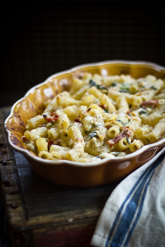 greek macaroni with roast garlic