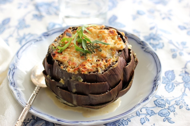 Artichoke Recipes : artichokes with brie de meaux sauce