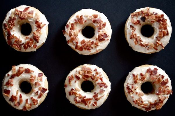 baked maple bacon donuts