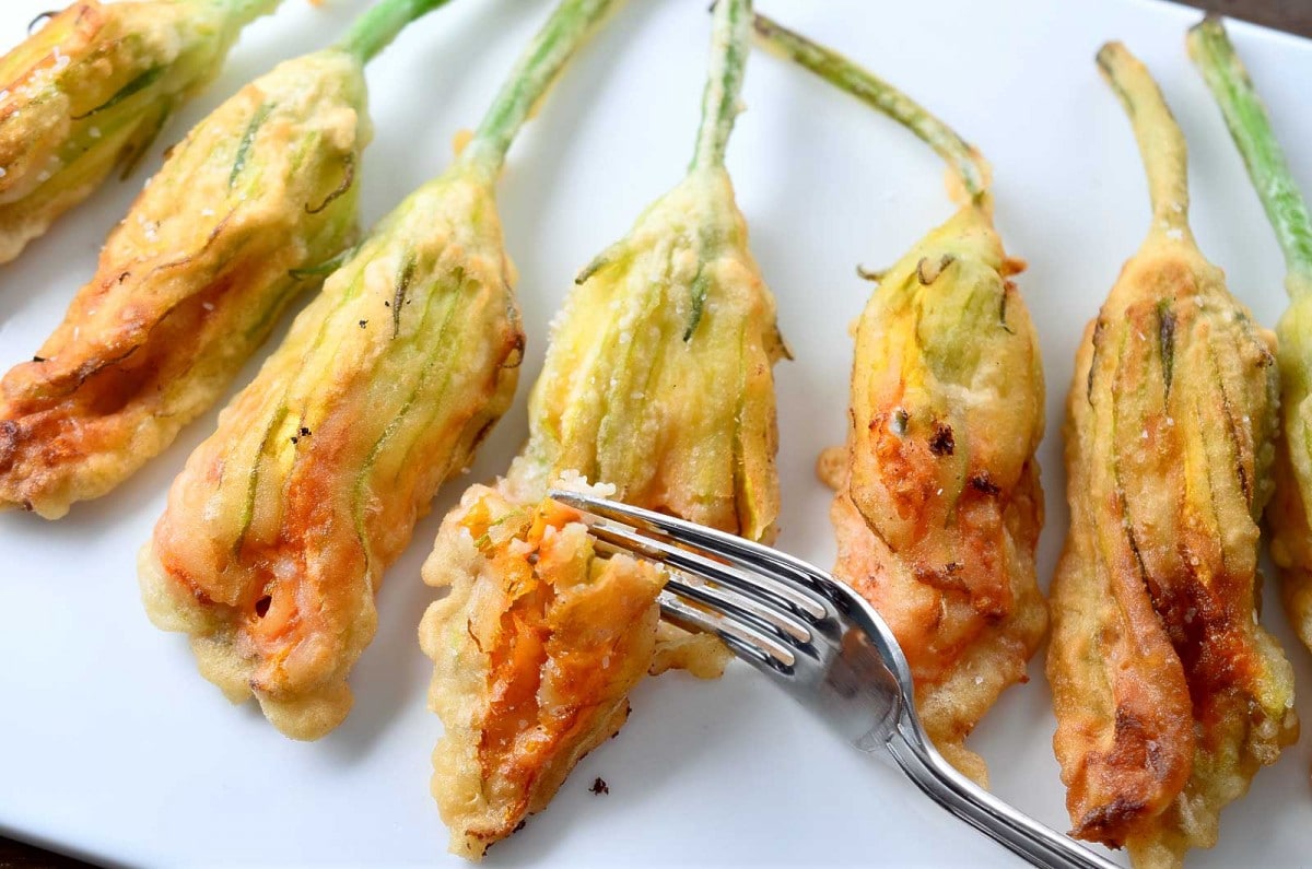 herbed goat cheese stuffed zucchini blossoms