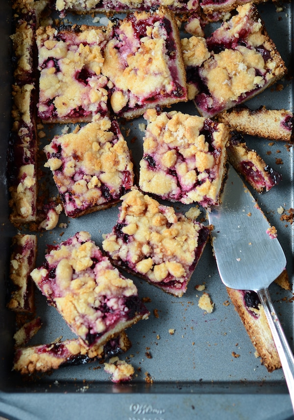 Fresh Fruit Summer Desserts : blackberry pie bars + 9 other fresh and delicious summer desserts | Rainbow Delicious