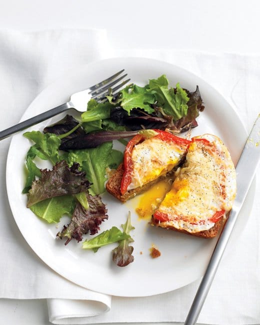 bell pepper egg in a hole