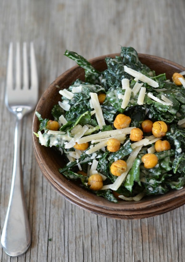 Fall Dinner Recipes : Kale Caesar Salad with Crispy Garbanzo Beans + 4 other delicious recipes in this week’s Fall meal plan | Rainbow Delicious