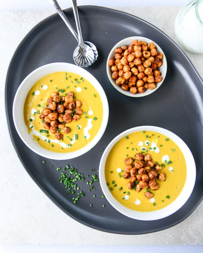 Fall Dinner Ideas : smoked gruyere and butter soup with spicy chickpeas + 4 other delicious recipes in this week’s Fall meal plan | Rainbow Delicious
