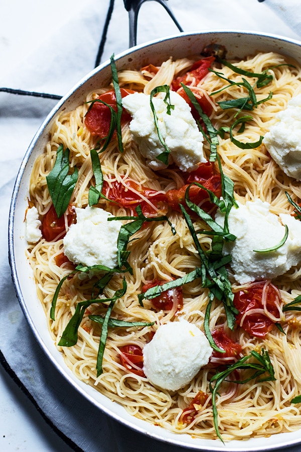 Easy Summer Dinners : burst cherry tomato angel hair with lemon and ricotta + 4 other delicious family dinner recipe ideas in this week’s spring meal plan | Rainbow Delicious