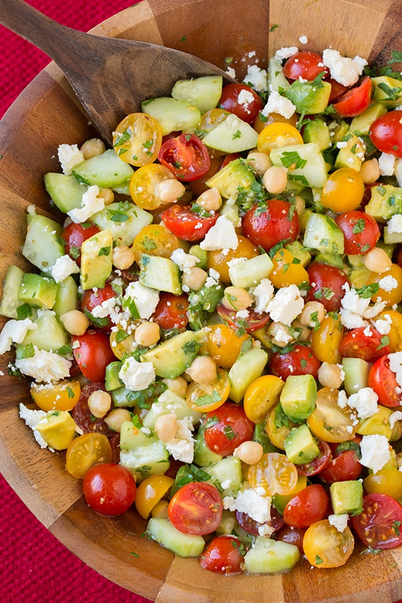 Easy Summer Dinners : tomato avocado chickpea salad + 4 other delicious family dinner recipe ideas in this week’s spring meal plan | Rainbow Delicious