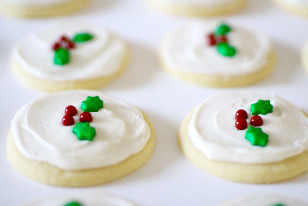 Holly Holiday Sugar Cookies I Rainbow Delicious