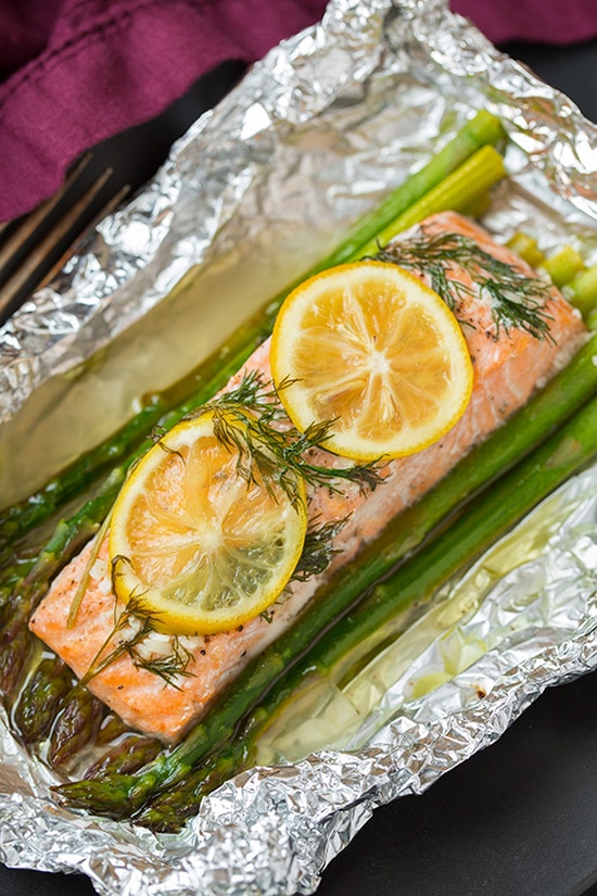 healthy dinner recipes: salmon and asparagus in foil