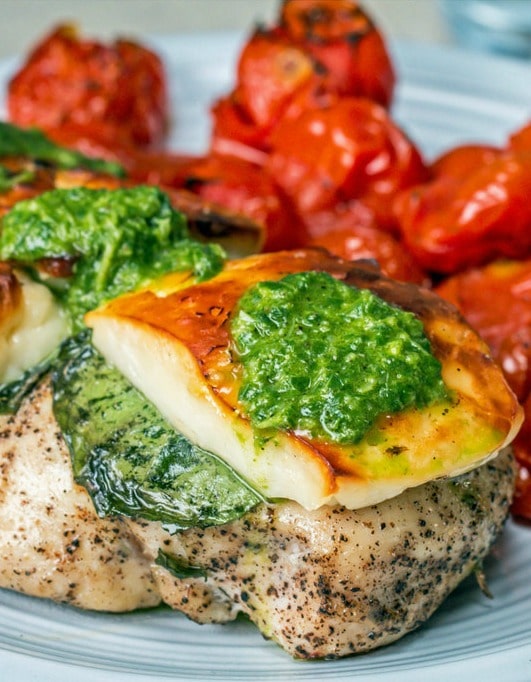 may-spring-dinner-recipes-one-pan-basil-halloumi-chicken