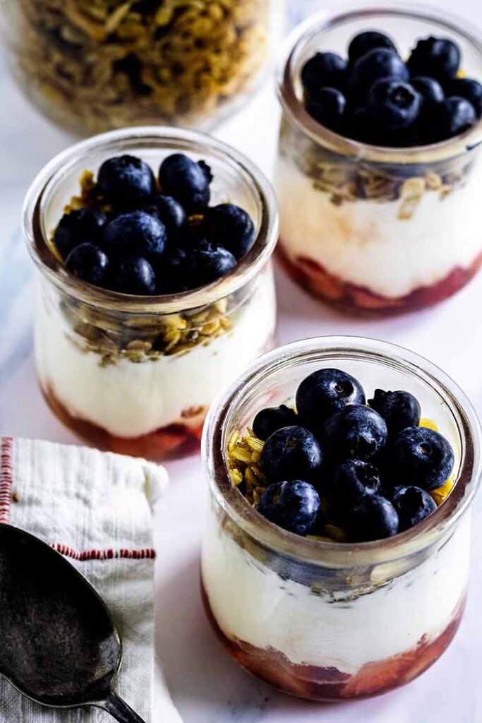 Berry Yogurt Parfaits - Breakfast Parfaits