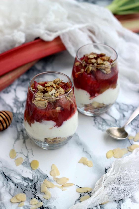 Easy Healthy Cheesecake in a Jar - Breakfast Parfaits