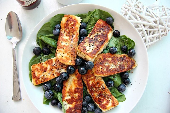 blueberry recipes - halloumi blueberry spinach salad