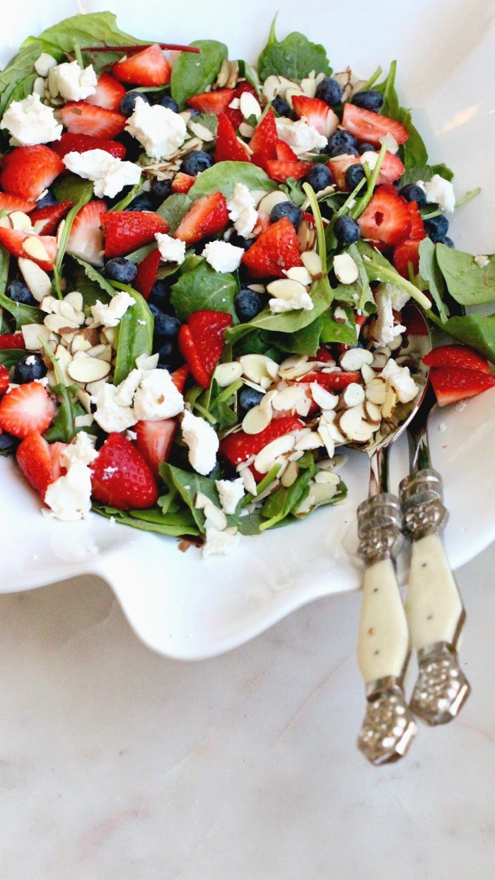 blueberry recipes - strawberry blueberry spinach salad with goat cheese