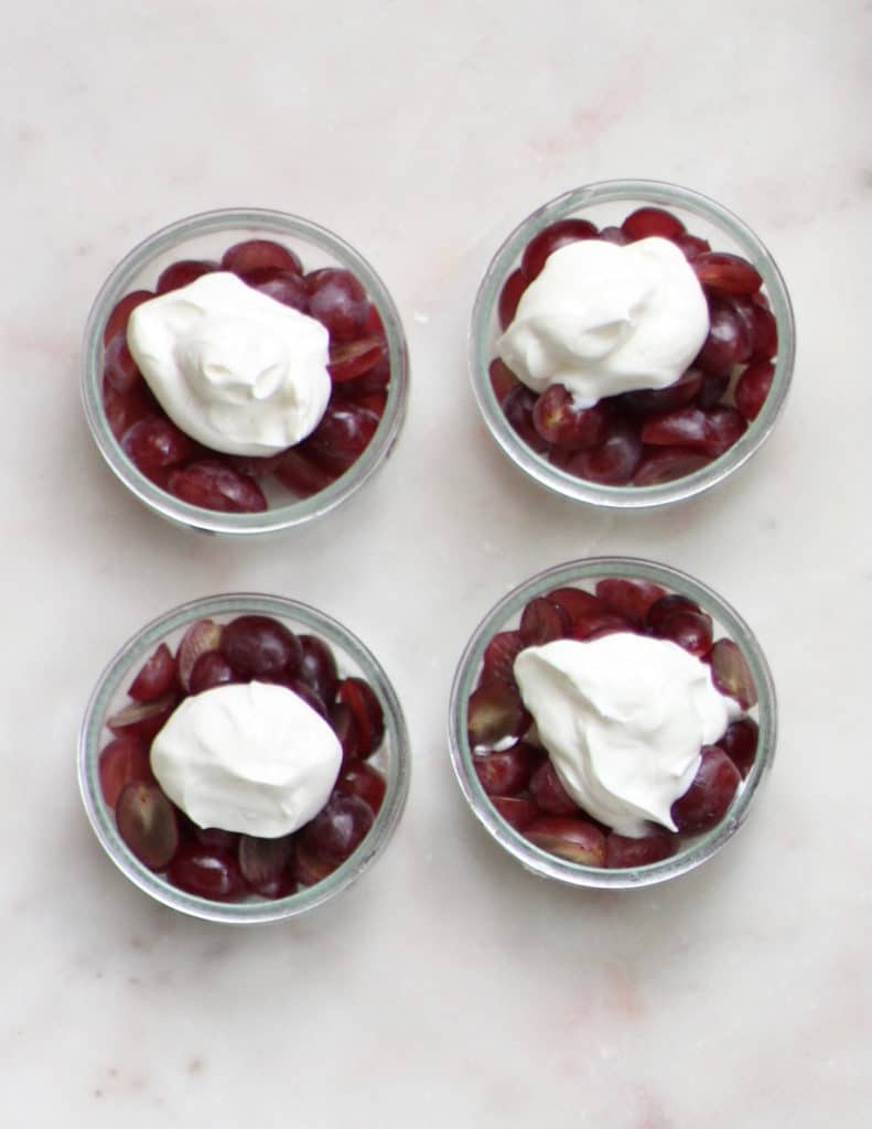 15 Candy Snaps Grapes with Sour Cream