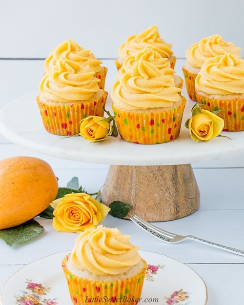 Mango Vanilla Cupcakes - Easy Mango Desserts